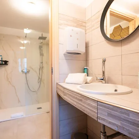 Suite Romantica Con Spa Privata, Idromassaggio E Sauna Liebeshotel *
